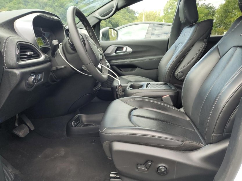 Salvage 2023 Chrysler Pacifica Hybrid Touring L