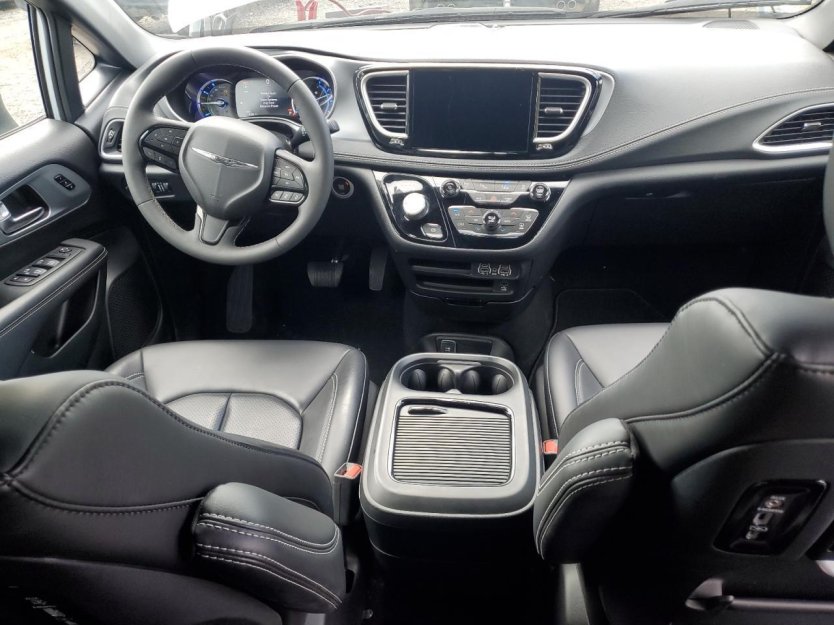 Salvage 2023 Chrysler Pacifica Hybrid Touring L