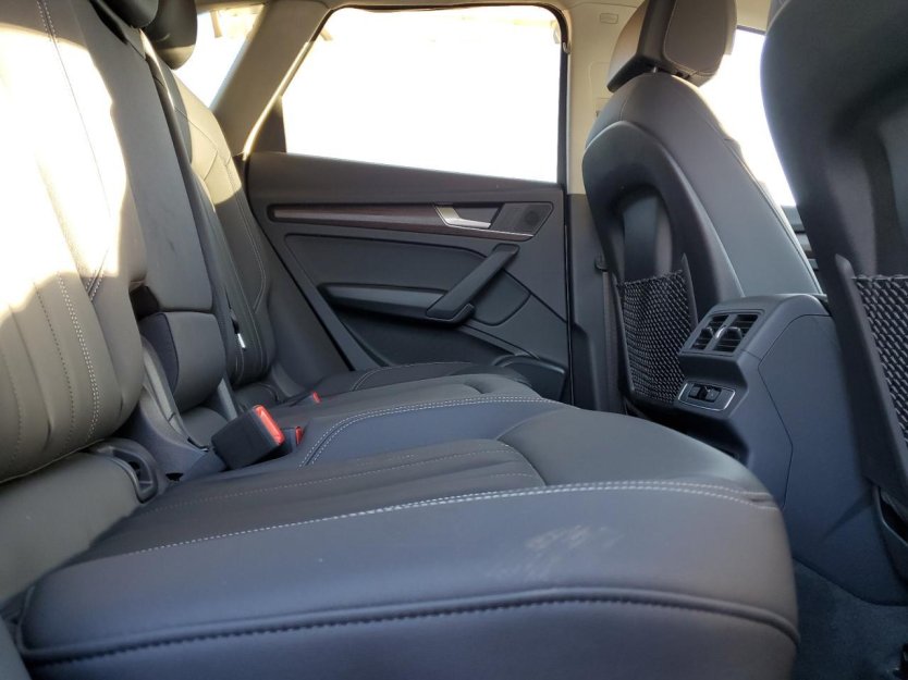 Salvage 2025 Audi Q5 Premium 40