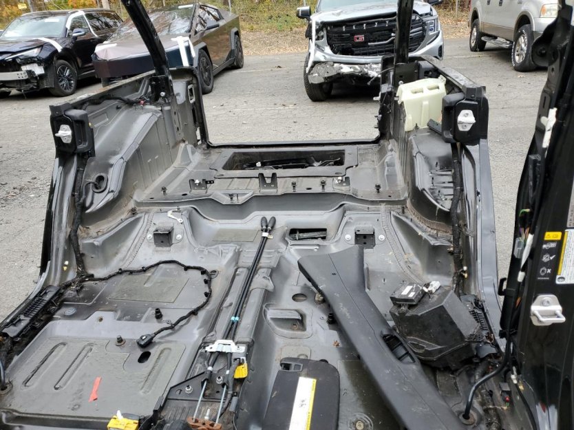 Salvage 2024 Jeep Wrangler Rubicon 4xe