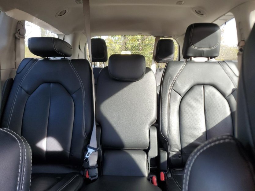 Salvage 2022 Chrysler Pacifica Touring L