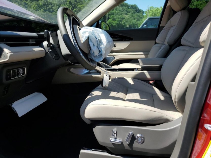 Salvage 2025 Lincoln Nautilus 