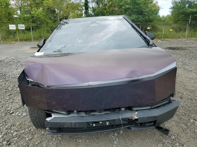 Salvage 2024 Tesla Cybertruck 