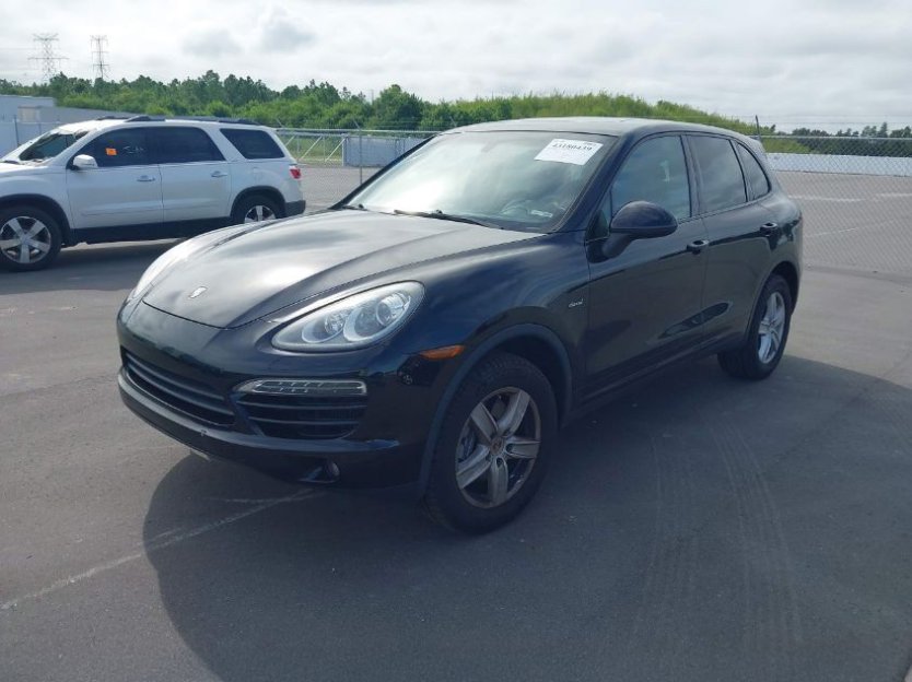 Salvage 2013 Porsche Cayenne Diesel