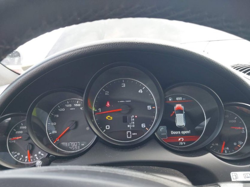 Salvage 2013 Porsche Cayenne Diesel