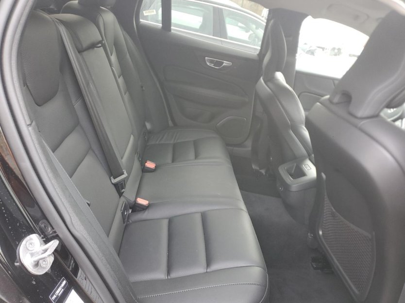 Salvage 2025 Volvo V60 Cross Country Plus