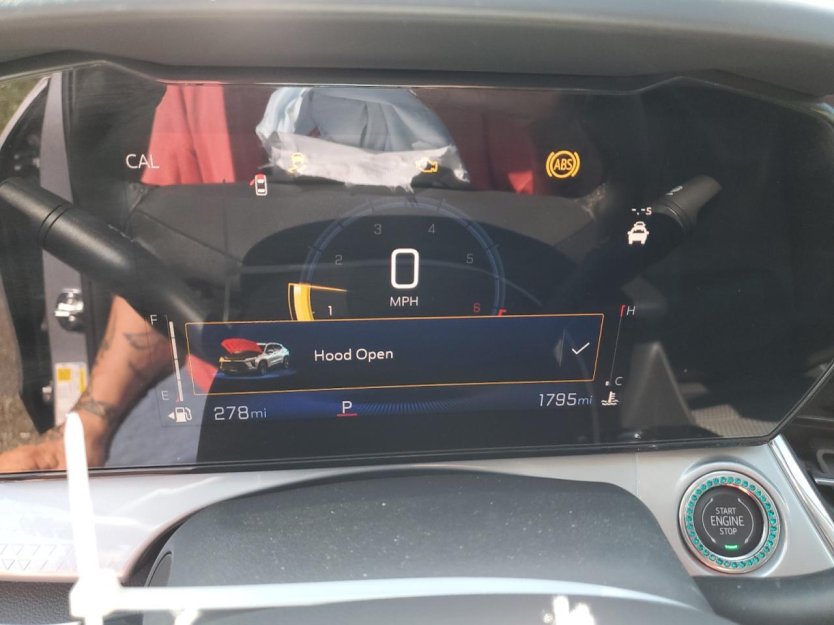 Salvage 2025 Chevrolet Trax 