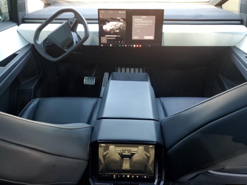 Salvage 2024 Tesla Cybertruck 