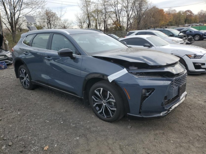 Salvage 2025 Toyota Crown Xle