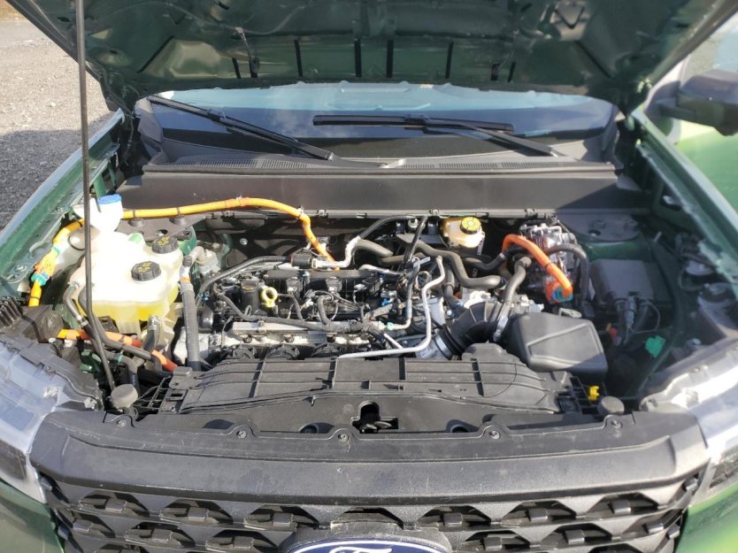 Salvage 2025 Ford Maverick Lariat