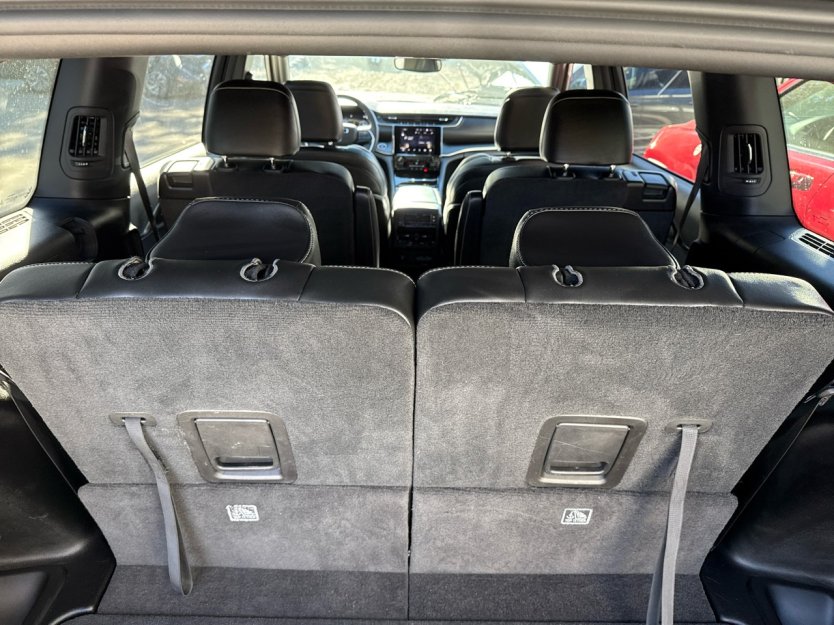 Salvage 2023 Jeep Grand Cherokee L Laredo