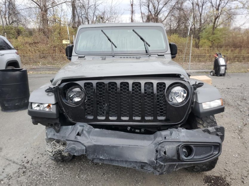 Salvage 2021 Jeep Gladiator Sport
