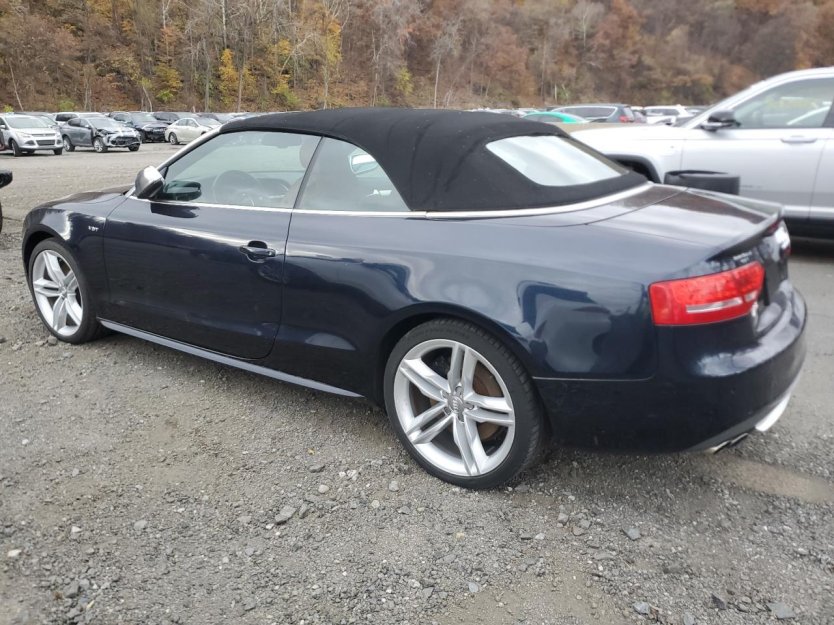 Salvage 2011 Audi S5 