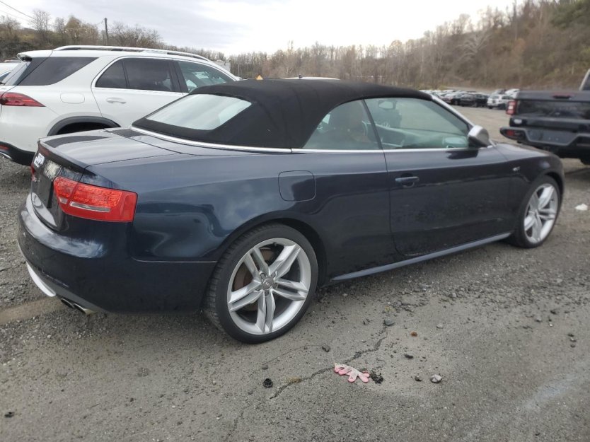 Salvage 2011 Audi S5 