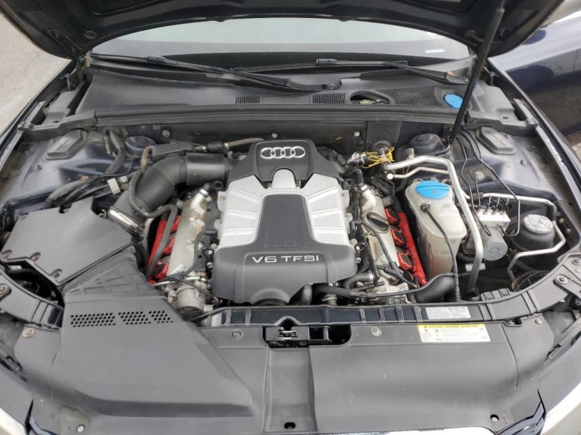 Salvage 2011 Audi S5 