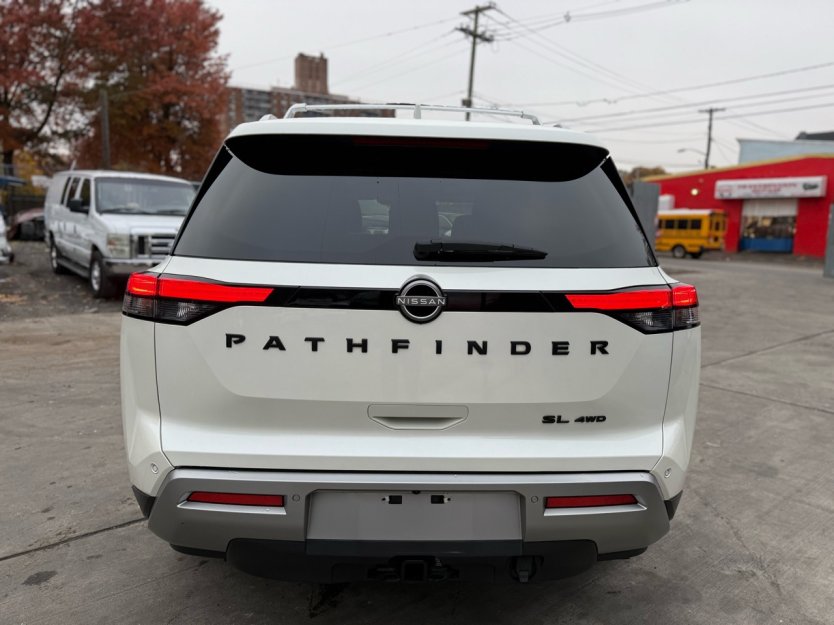 Salvage 2024 Nissan Pathfinder Sl