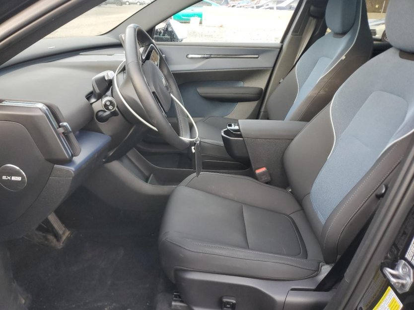 Salvage 2025 Volvo Ex30 