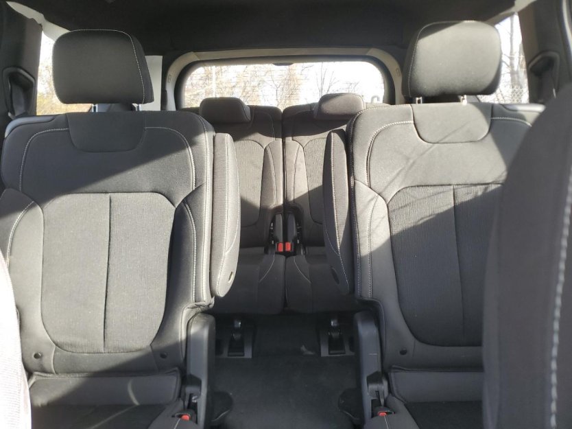 Salvage 2025 Jeep Grand Cherokee L 