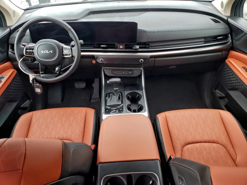 Salvage 2025 Kia Carnival Sx