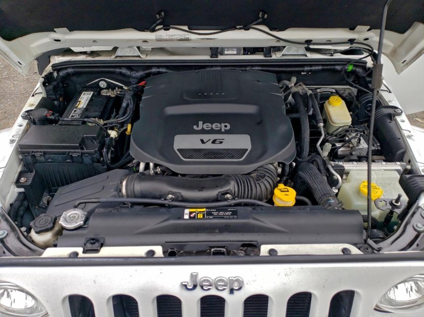 Salvage 2017 Jeep Wrangler Rubicon