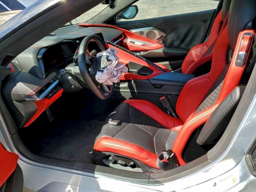 Salvage 2021 Chevrolet Corvette Stingray 3lt