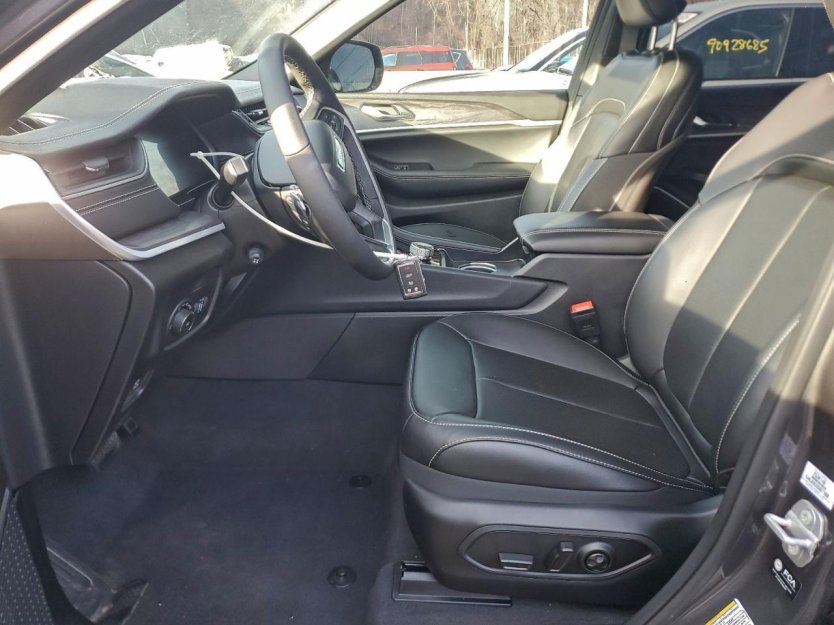 Salvage 2025 Jeep Grand Cherokee L Limited