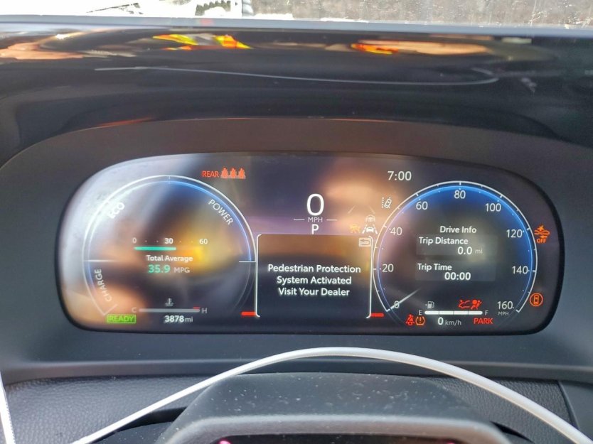 Salvage 2025 Toyota Crown Signia Xle