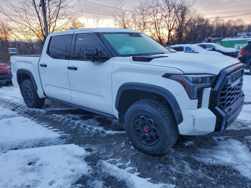 Salvage 2022 Toyota Tundra 
