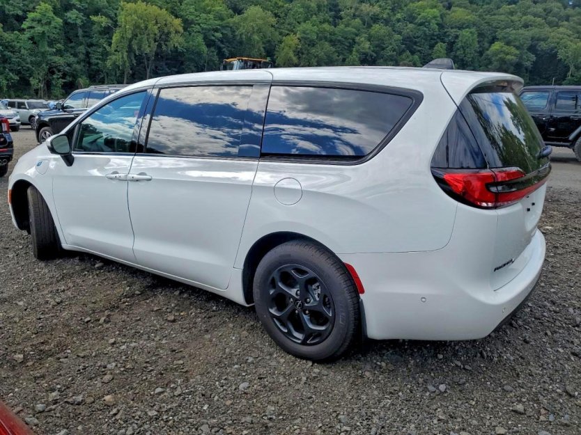 Salvage 2023 Chrysler Pacifica Hybrid Touring L