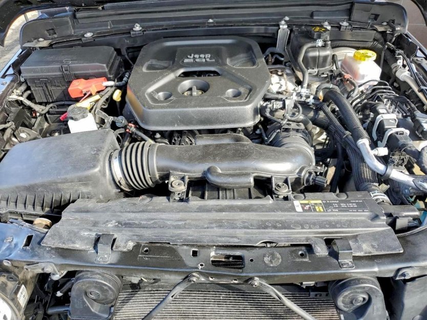 Salvage 2021 Jeep Wrangler Unlimited Sport