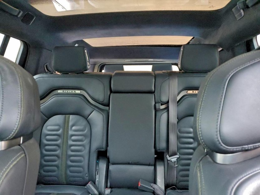 Salvage 2023 Rivian R1s Launch Edition