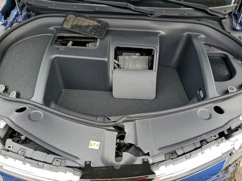 Salvage 2024 Vinfast Vf 8 Plus