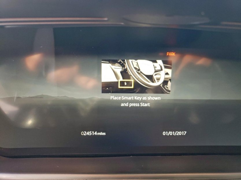 Salvage 2025 Land Rover Velar Dynamic Se