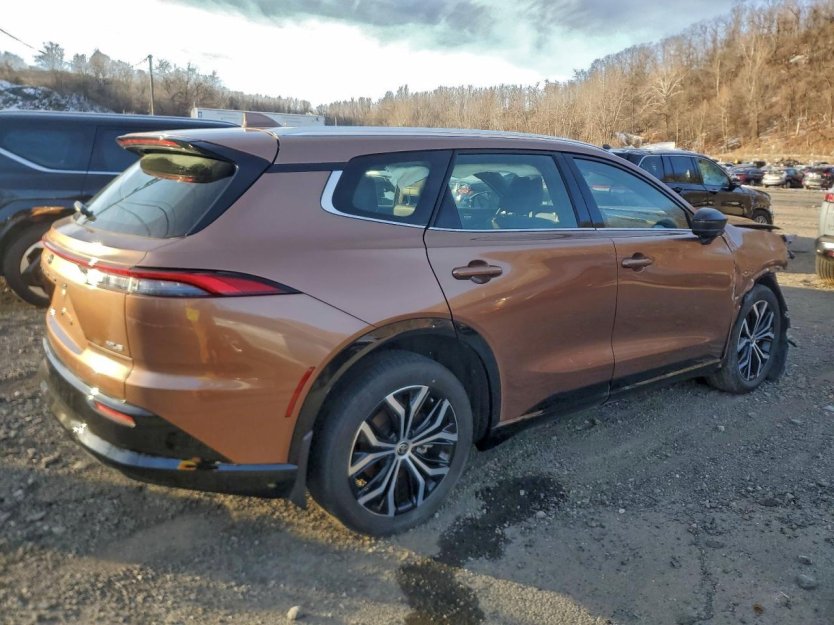 Salvage 2025 Toyota Crown Signia Xle