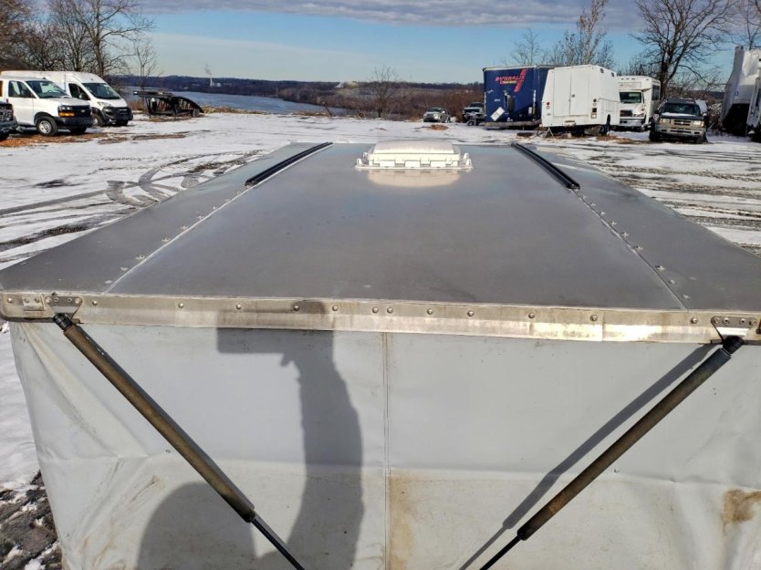 Salvage 2022 Ovrlnd Campers 