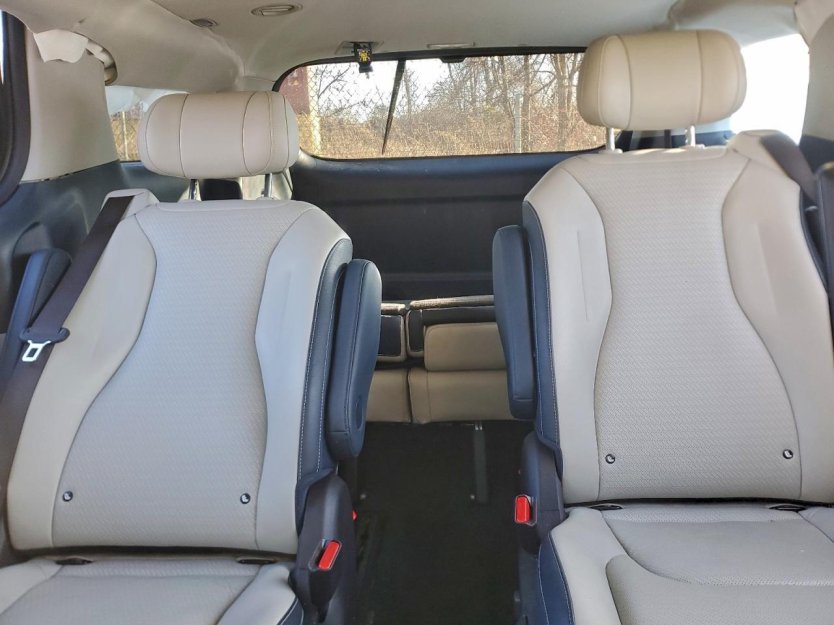 Salvage 2025 Kia Carnival Sx