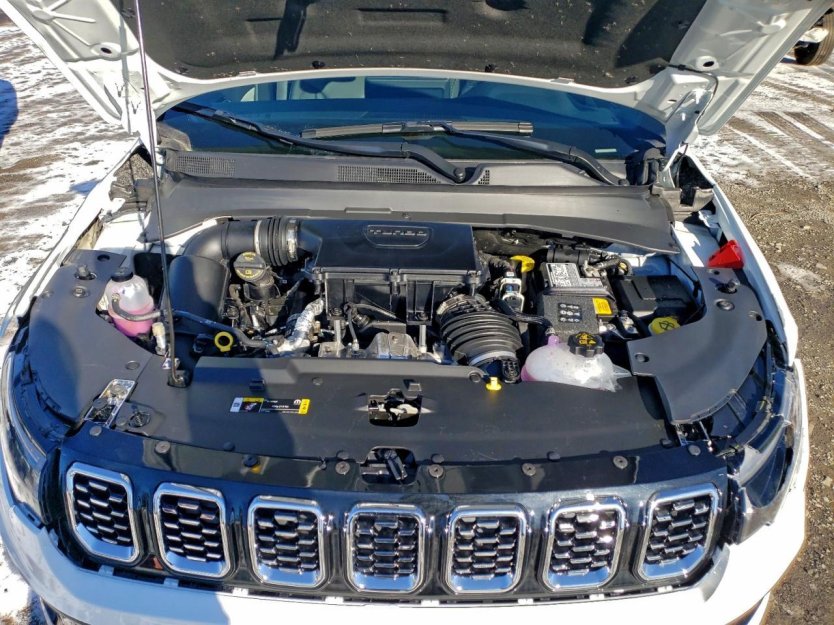 Salvage 2025 Jeep Compass Limited