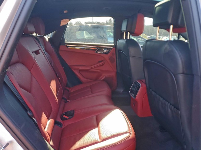 Salvage 2023 Porsche Macan 