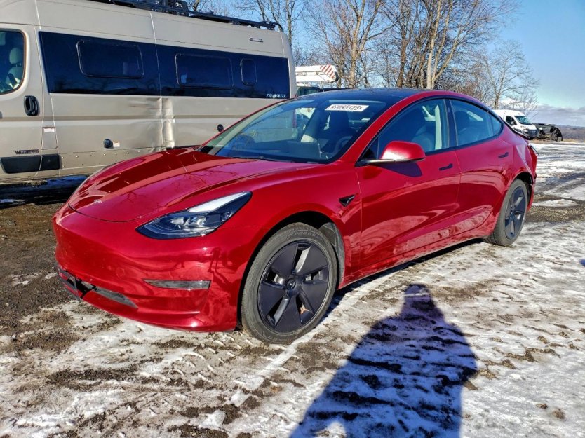 Salvage 2023 Tesla Model 3 