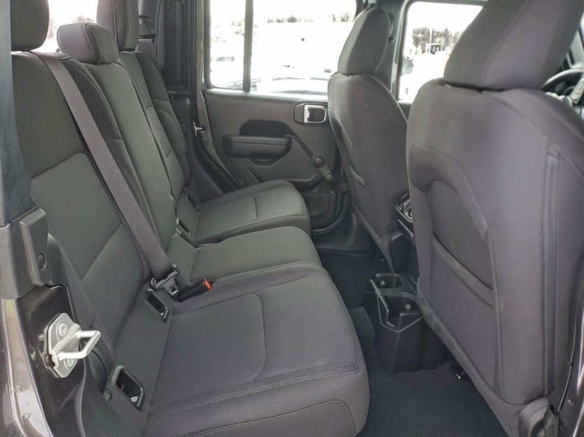 Salvage 2023 Jeep Gladiator 