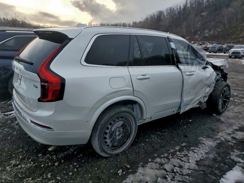 Salvage 2025 Volvo Xc90 