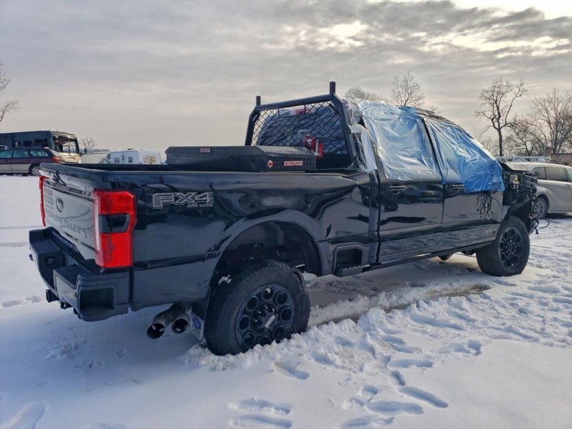 Salvage 2023 Ford F350 