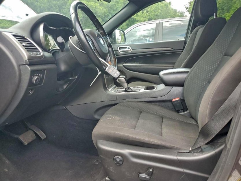 Salvage 2021 Jeep Grand Cherokee Laredo