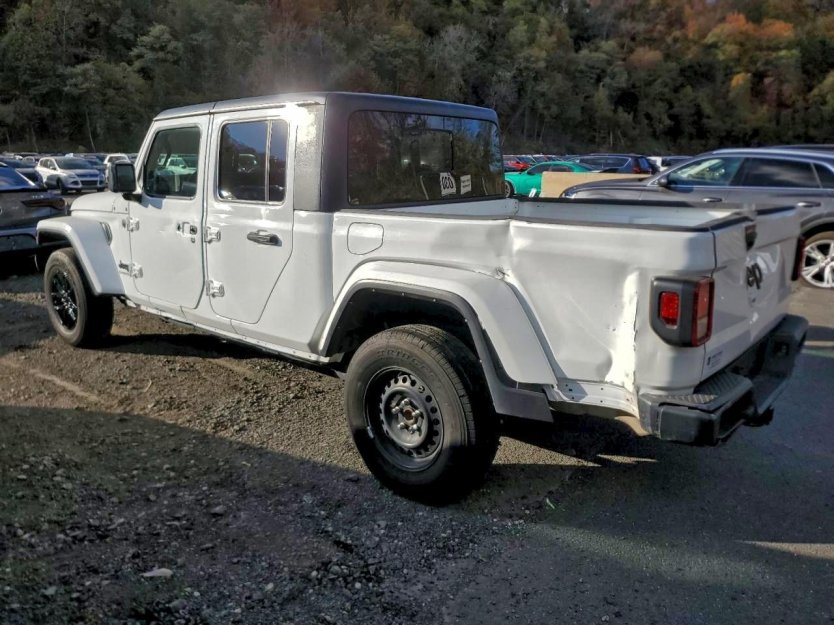 Salvage 2022 Jeep Gladiator 