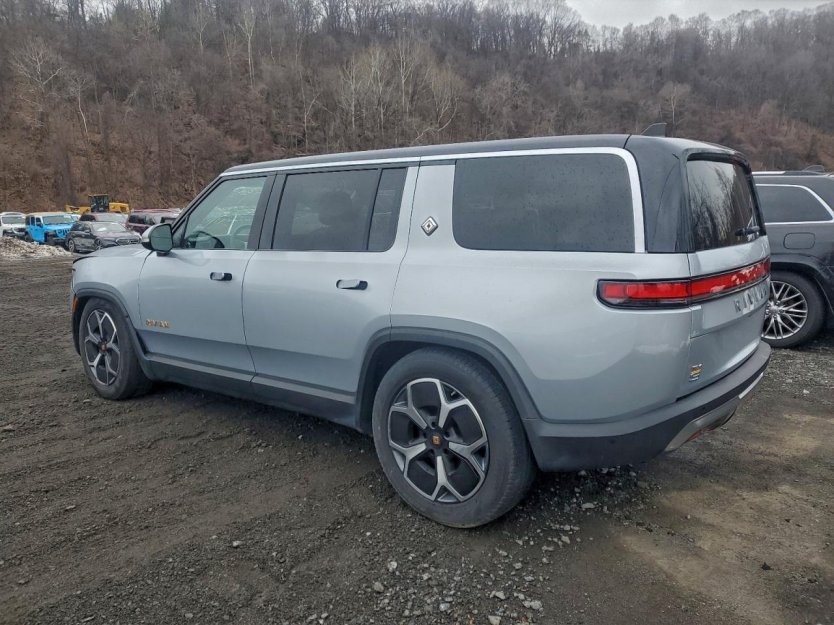 Salvage 2023 Rivian R1s Adventure