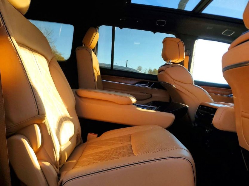 Salvage 2022 Jeep Grand Wagoneer Series Iii