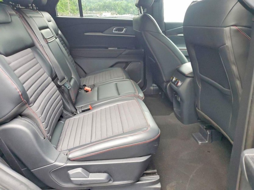 Salvage 2025 Ford Explorer St-line