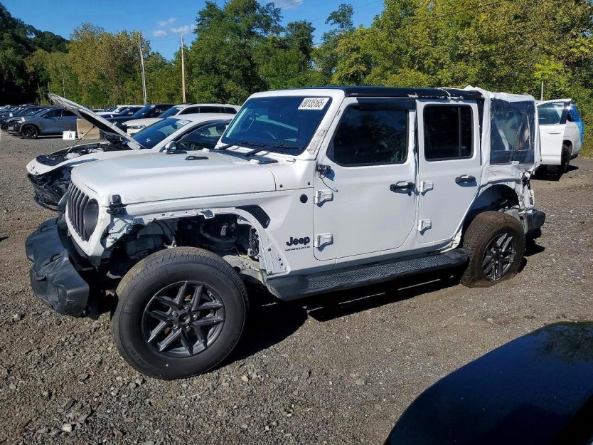 Salvage 2024 Jeep Wrangler 