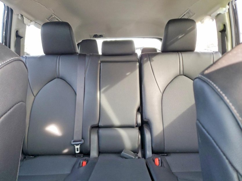 Salvage 2025 Toyota Grand Highlander Xle