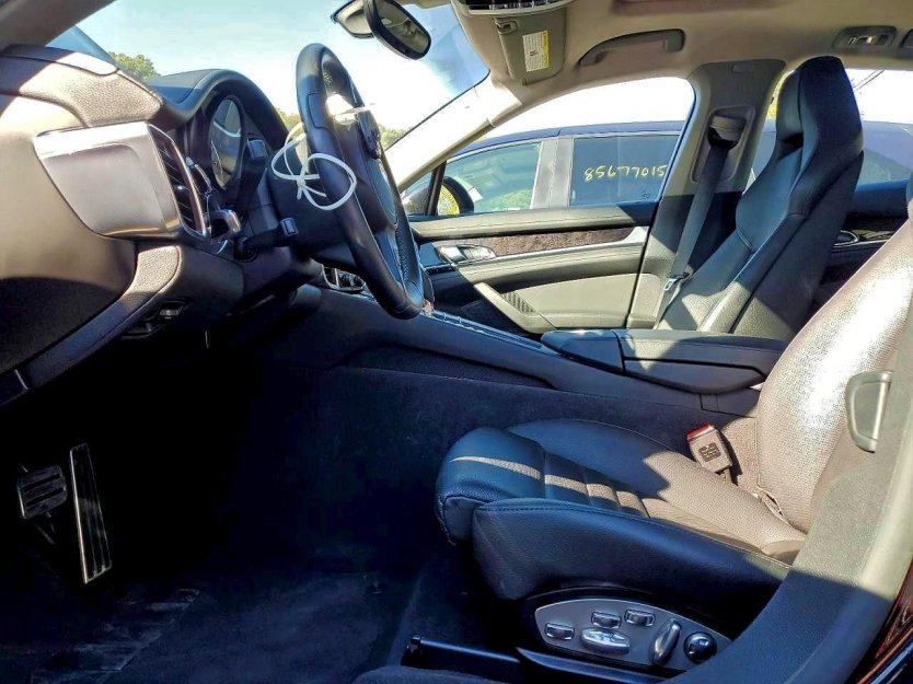 Salvage 2016 Porsche Panamera 